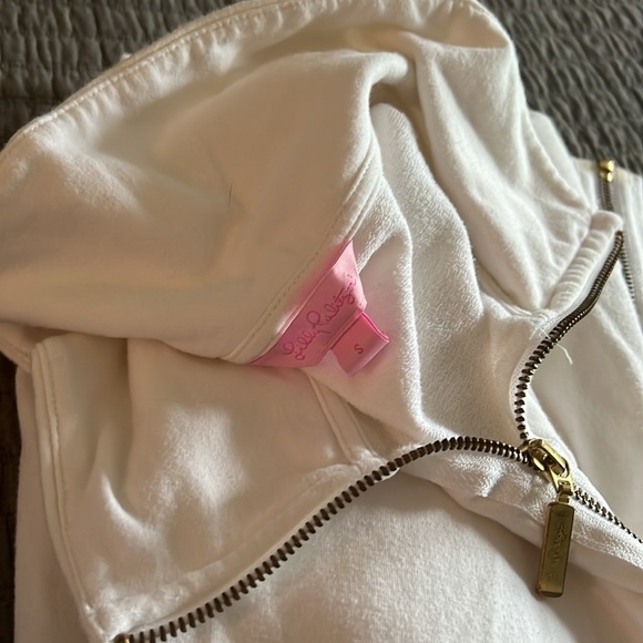 Lilly Pulitzer Solid White Popover - Sz Small - Picture 3 of 11